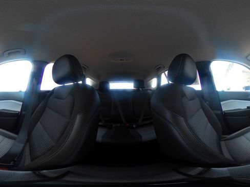 Used 2025 Chevrolet Trax LT w/ LT Convenience Package image 42