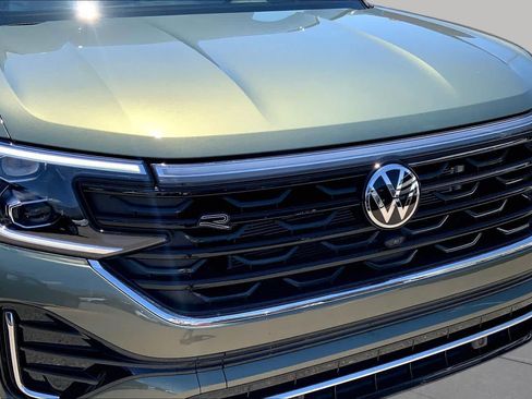 Used 2025 Volkswagen Atlas Cross Sport SEL Premium R-Line AWD/4WD image 29
