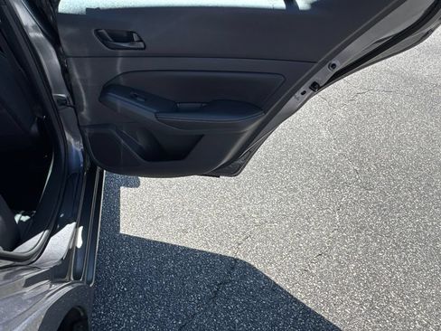 Used 2024 Nissan Altima 2.5 SV FWD image 16