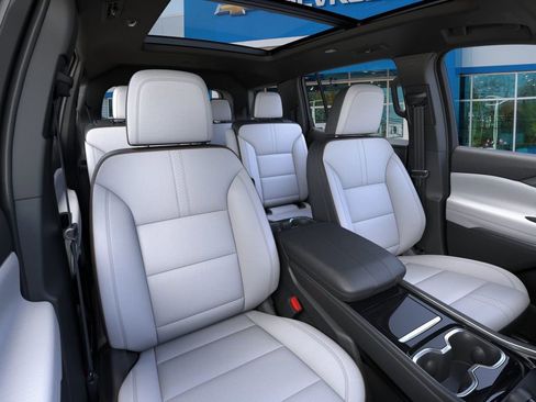 New 2026 Chevrolet Traverse High Country w/ LPO, Floor Liner Package AWD/4WD image 16