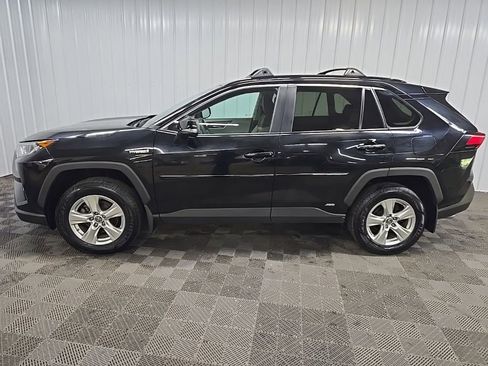 Used 2019 Toyota RAV4 XLE w/ Convenience Package AWD/4WD image 5