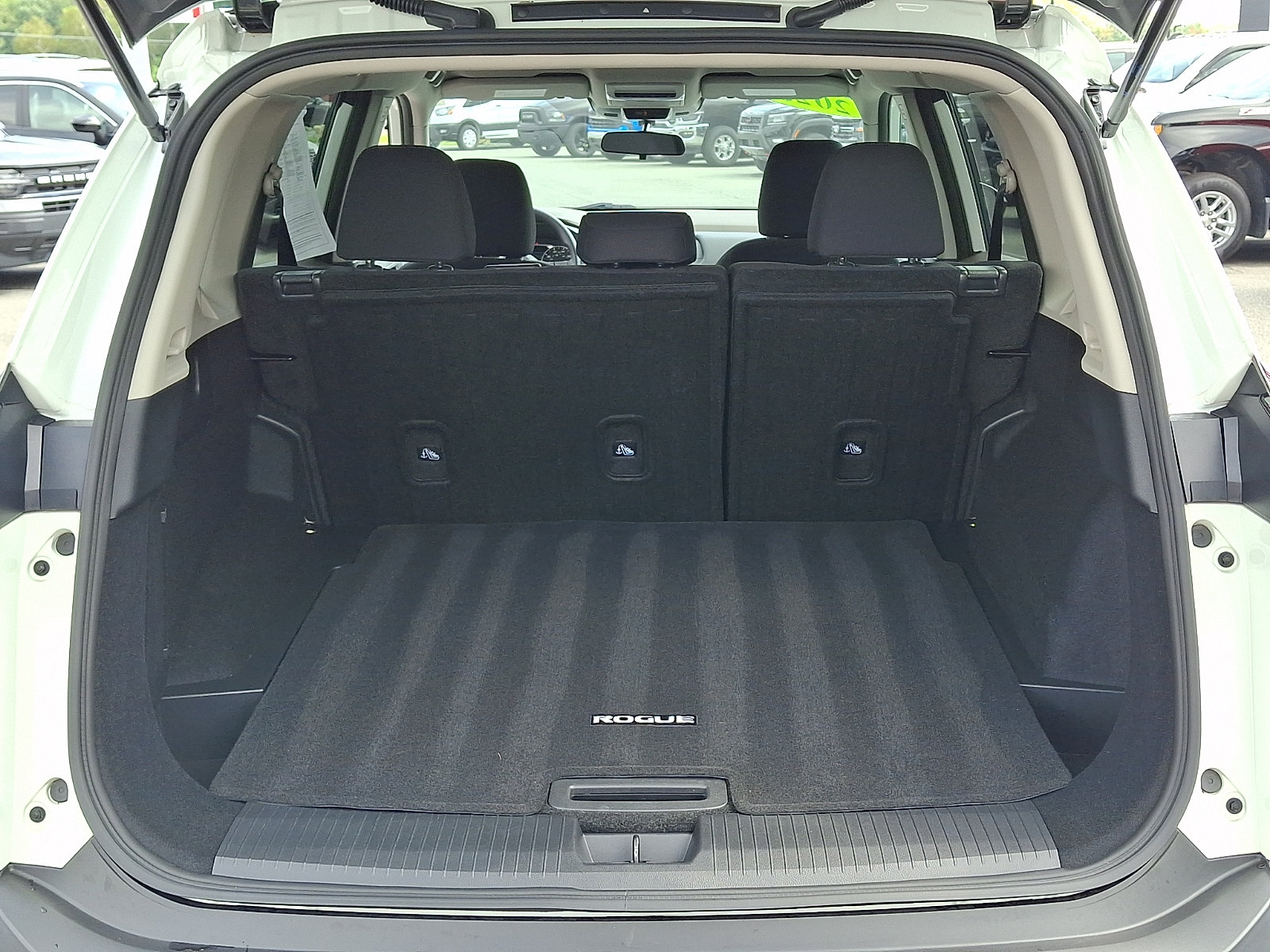 Used 2023 Nissan Rogue S AWD/4WD image 28