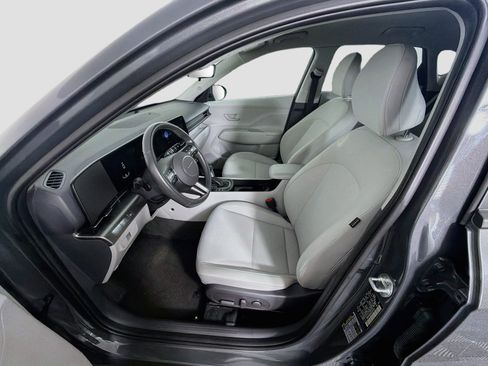 Used 2025 Hyundai Kona SEL FWD image 13