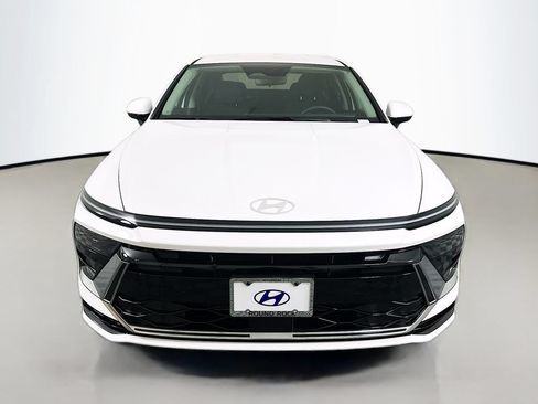 New 2026 Hyundai Sonata SEL FWD image 2