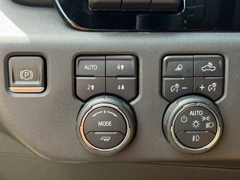 Used 2023 Chevrolet Silverado 1500 ZR2 w/ Technology Package AWD/4WD image 23