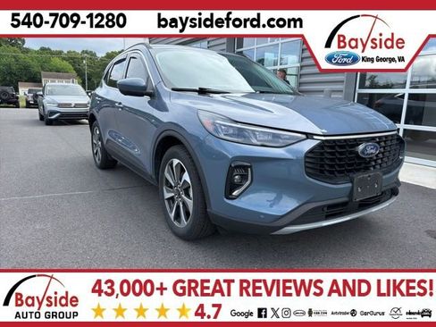 Used 2023 Ford Escape Platinum AWD/4WD image 1