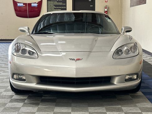 Used 2007 Chevrolet Corvette Coupe w/ Preferred Equipment Group RWD image 9