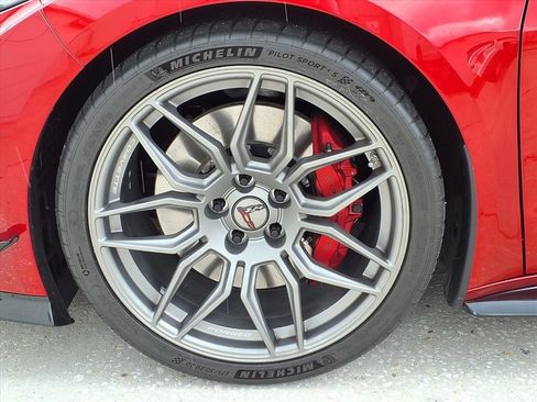 Used 2025 Chevrolet Corvette Z06 w/ Stealth Interior Trim Package RWD image 7