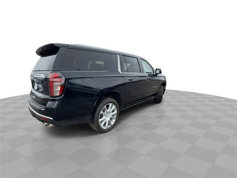 Certified 2023 Chevrolet Suburban High Country image 8
