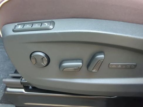 New 2025 Volkswagen ID. Buzz Pro S image 18