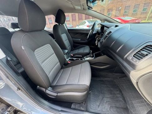 Used 2017 Kia Forte S FWD image 11