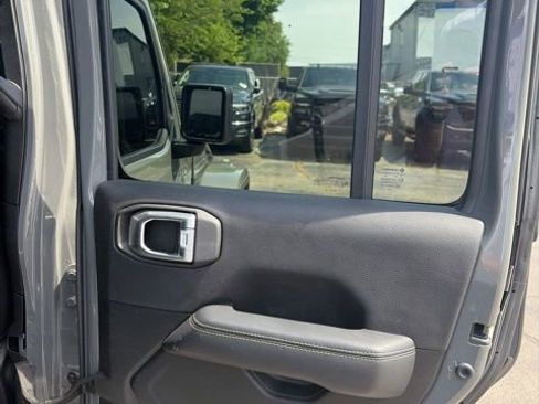 Used 2021 Jeep Gladiator Overland AWD/4WD image 24