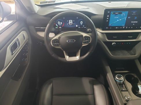 Used 2025 Ford Explorer Active w/ Active Comfort Package AWD/4WD image 15