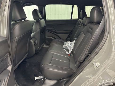 New 2026 Jeep Cherokee Laredo image 11