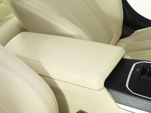 Used 2023 BMW 330i Sedan w/ Premium Package RWD image 16