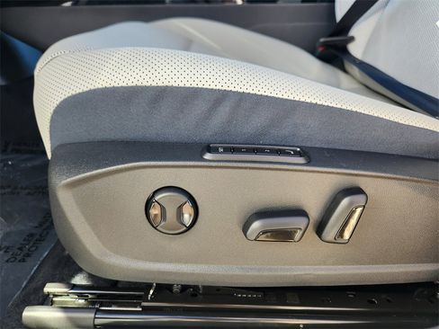 New 2026 Volkswagen ID.4 Pro S image 8