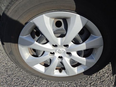 Used 2023 Toyota Corolla LE image 8