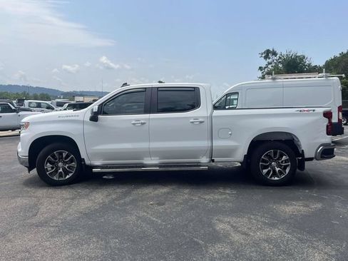 Used 2022 Chevrolet Silverado 1500 LT AWD/4WD image 7