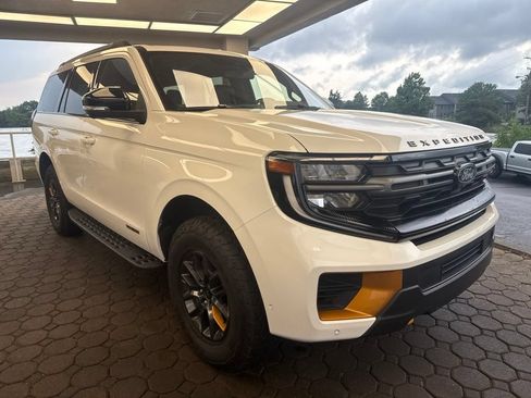 Used 2025 Ford Expedition Tremor AWD/4WD image 4