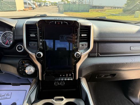 Used 2020 RAM 1500 Laramie image 32