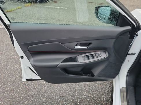 New 2026 Nissan Sentra SR w/ Floor Mat Package FWD image 5