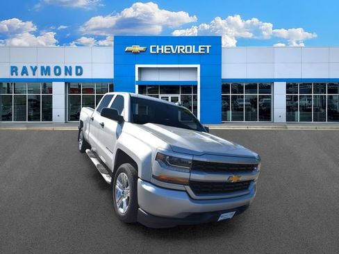 Certified 2018 Chevrolet Silverado 1500 Custom w/ Custom Value Package AWD/4WD image 9
