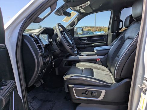 Used 2025 RAM 1500 Laramie w/ Sport Appearance Package AWD/4WD image 15
