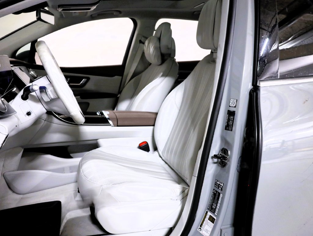 Used 2023 Mercedes-Benz EQS 450+ 4MATIC SUV image 33