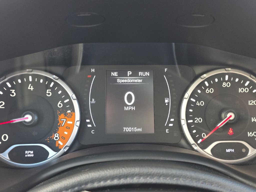 Used 2018 Jeep Renegade Latitude AWD/4WD image 28