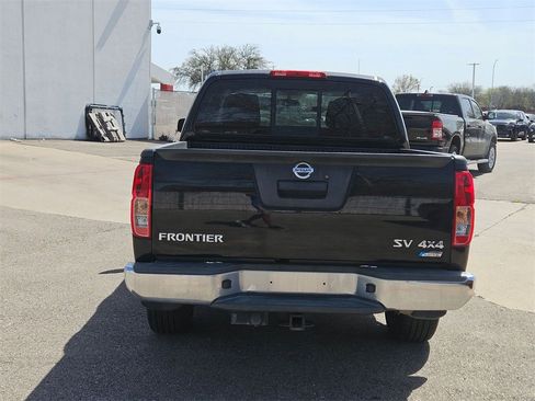 Used 2019 Nissan Frontier SV image 7