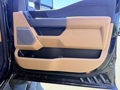 Used 2023 Ford F250 Lariat w/ Chrome Package image 39