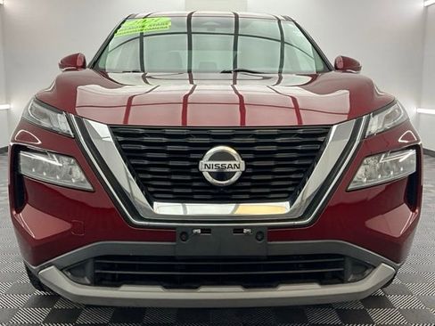 Used 2021 Nissan Rogue SV FWD image 2