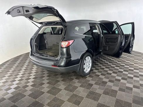 Used 2015 Chevrolet Traverse LT w/ Style and Technology Package FWD image 16