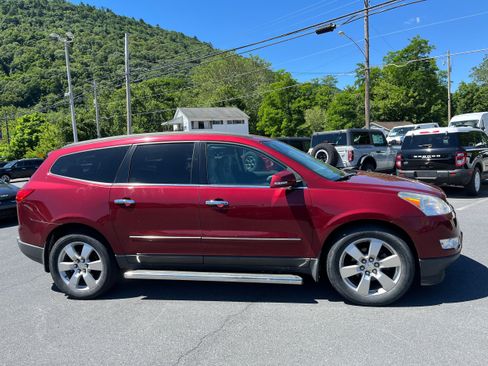 Used 2010 Chevrolet Traverse LTZ AWD/4WD image 5