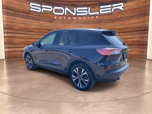Used 2021 Ford Escape SE w/ SE Sport Appearance Package AWD/4WD image 3