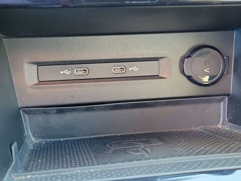 Certified 2023 Volkswagen Taos SE FWD image 26