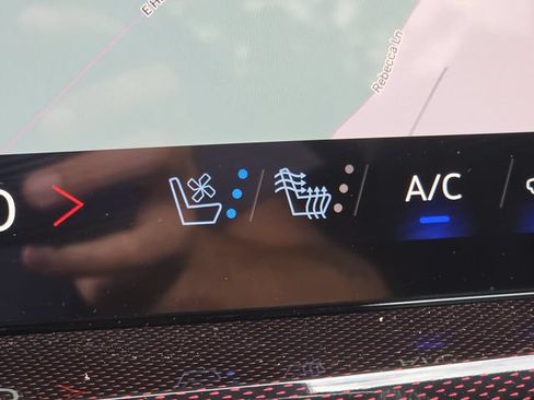 New 2026 Chevrolet Traverse RS w/ LPO, Floor Liner Package FWD image 31