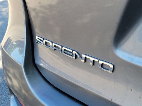 Used 2019 Kia Sorento FWD V6 image 22
