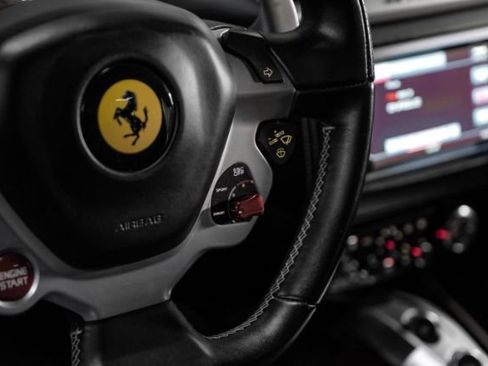 Used 2015 Ferrari California T image 23