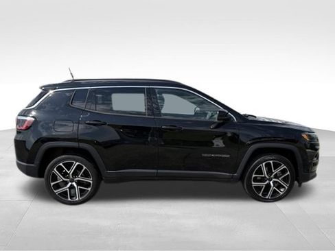 Used 2025 Jeep Compass Limited AWD/4WD image 20