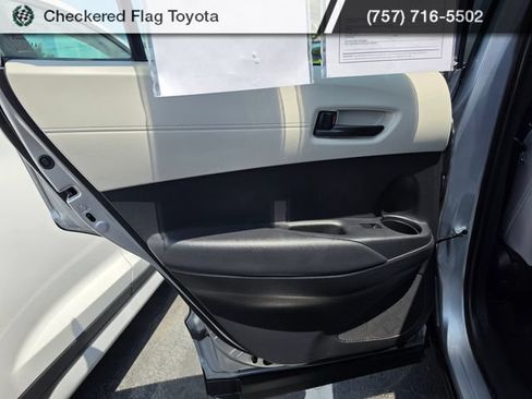 Used 2024 Toyota Corolla Cross L AWD/4WD image 27