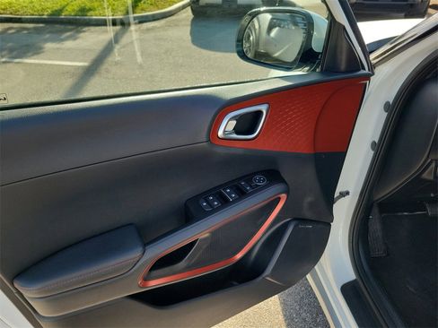 Used 2023 Kia Soul GT-Line w/ GT-Line Technology Package image 21