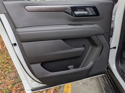 New 2026 Chevrolet Suburban LS image 24