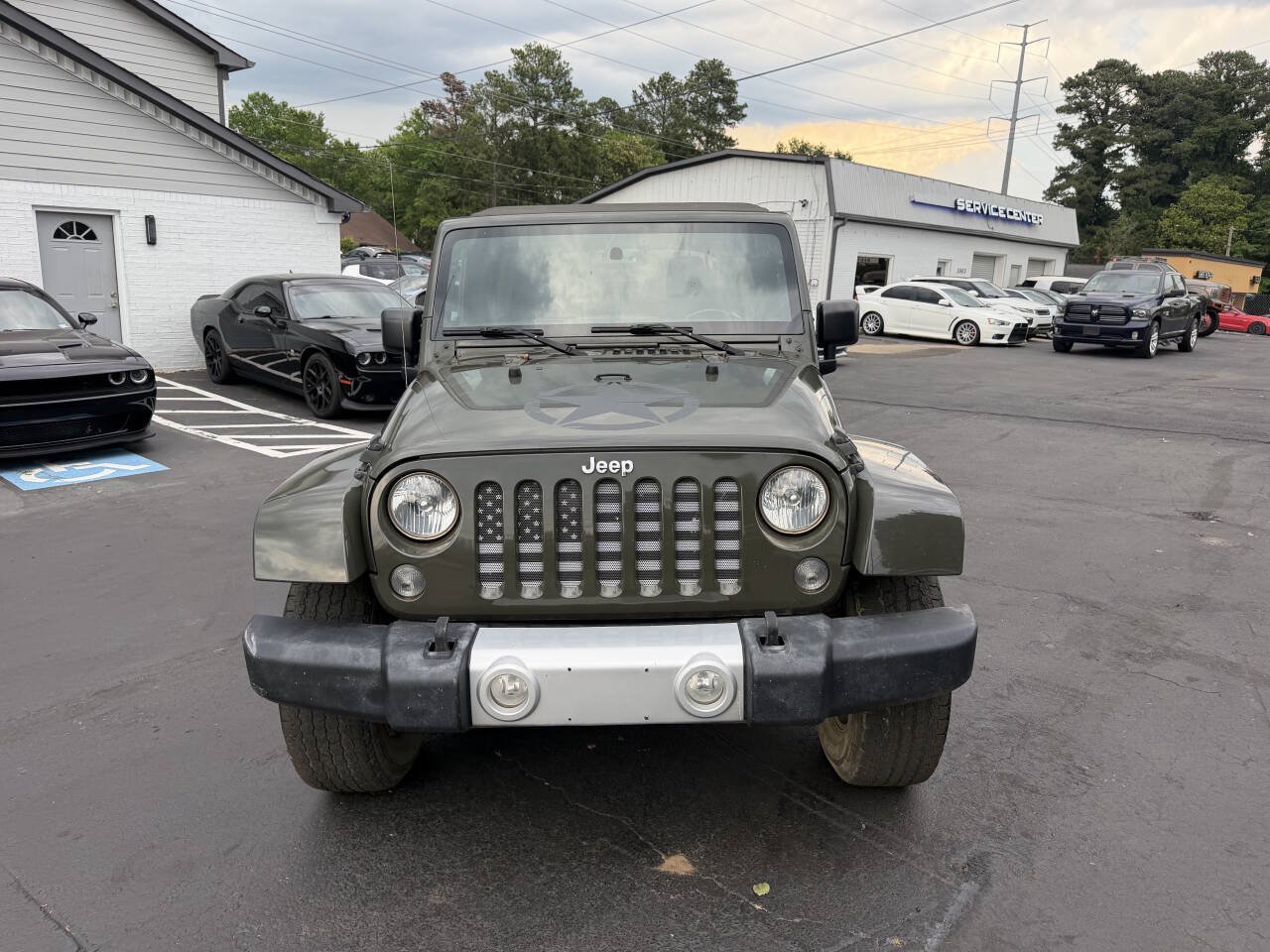 Used 2015 Jeep Wrangler Unlimited Sahara w/ Dual Top Group AWD/4WD image 2