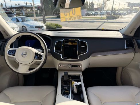 Used 2023 Volvo XC90 T8 Plus image 19