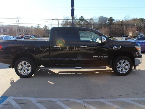 Used 2016 Nissan Titan SL image 3