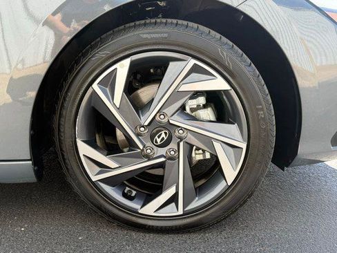 Used 2024 Hyundai Elantra Limited image 17