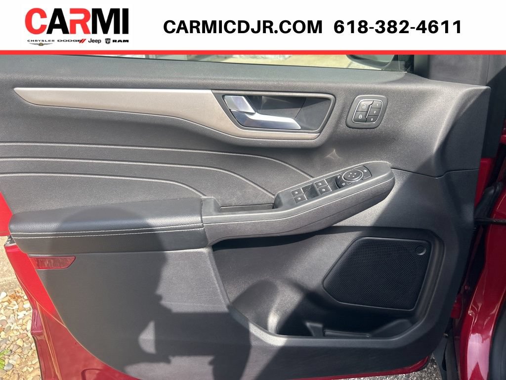 Used 2022 Ford Escape SEL w/ Technology Package AWD/4WD image 13