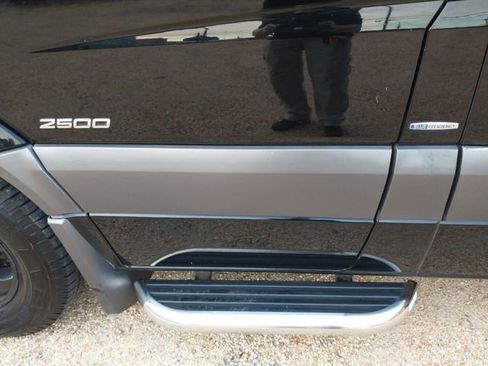 Used 2014 Mercedes-Benz Sprinter 2500 image 28