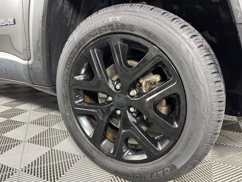 Used 2016 Jeep Renegade Latitude image 14